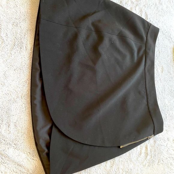 Alice + Olivia - Black Mini Skirt - size 12 - Picture 1 of 8